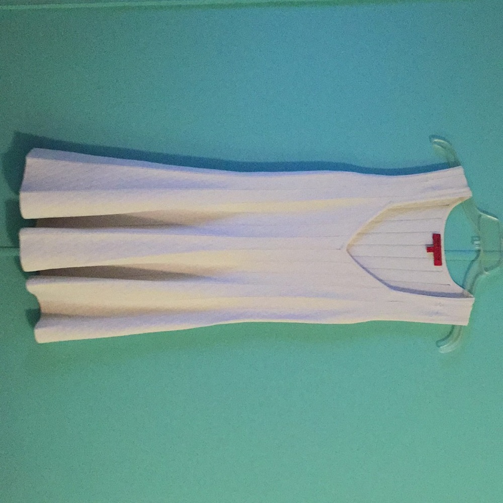 Only worn once, no stains, great for a night out